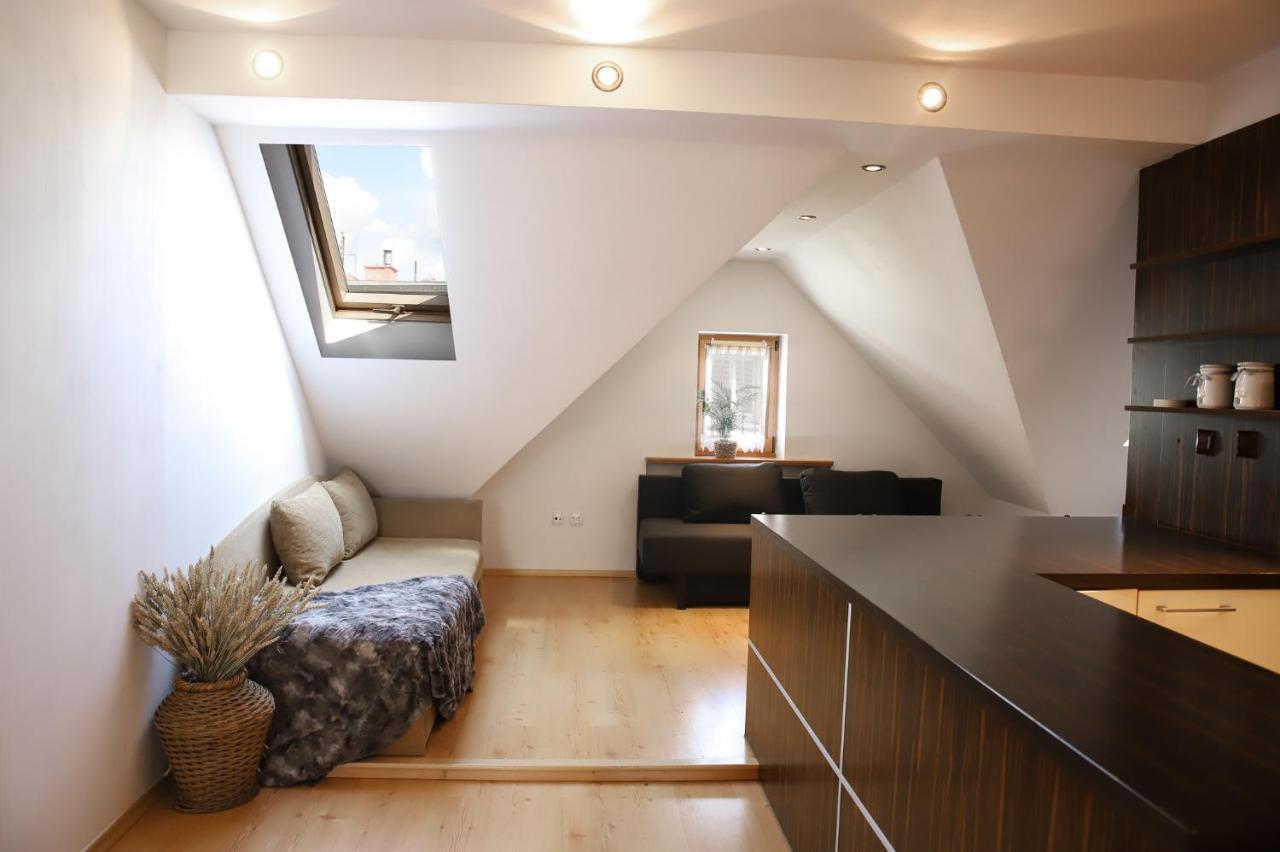 Lovely Apartment In City Center Of Jelenia Gora. エクステリア 写真